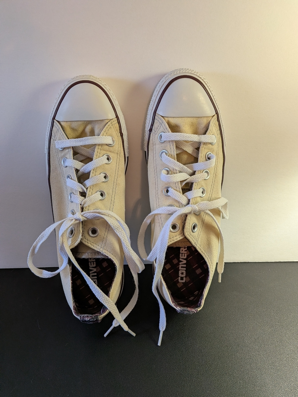 Converse Women's Canvas Sneakers Size 9